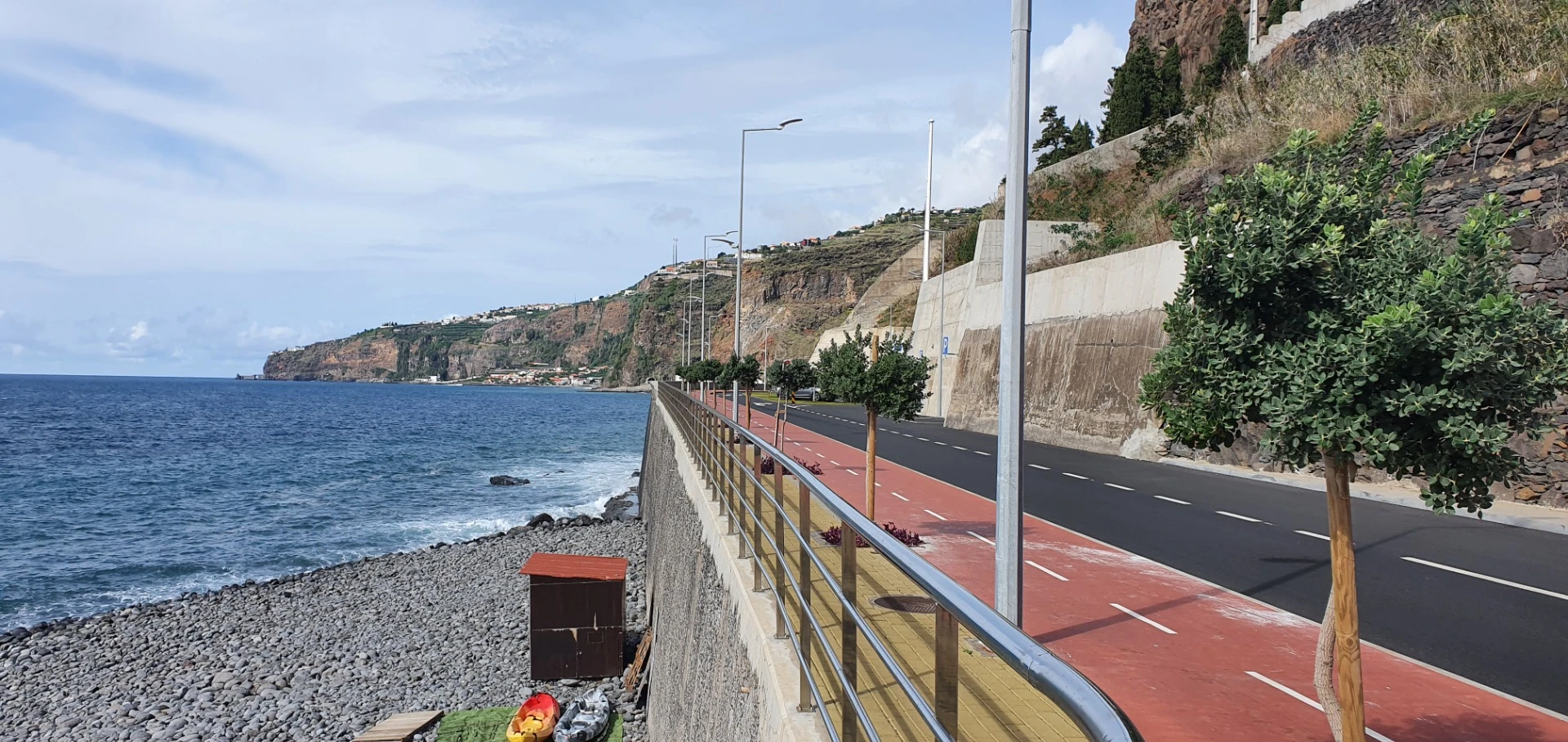 Küste von Ribeira Brava mit Blick nach Westen